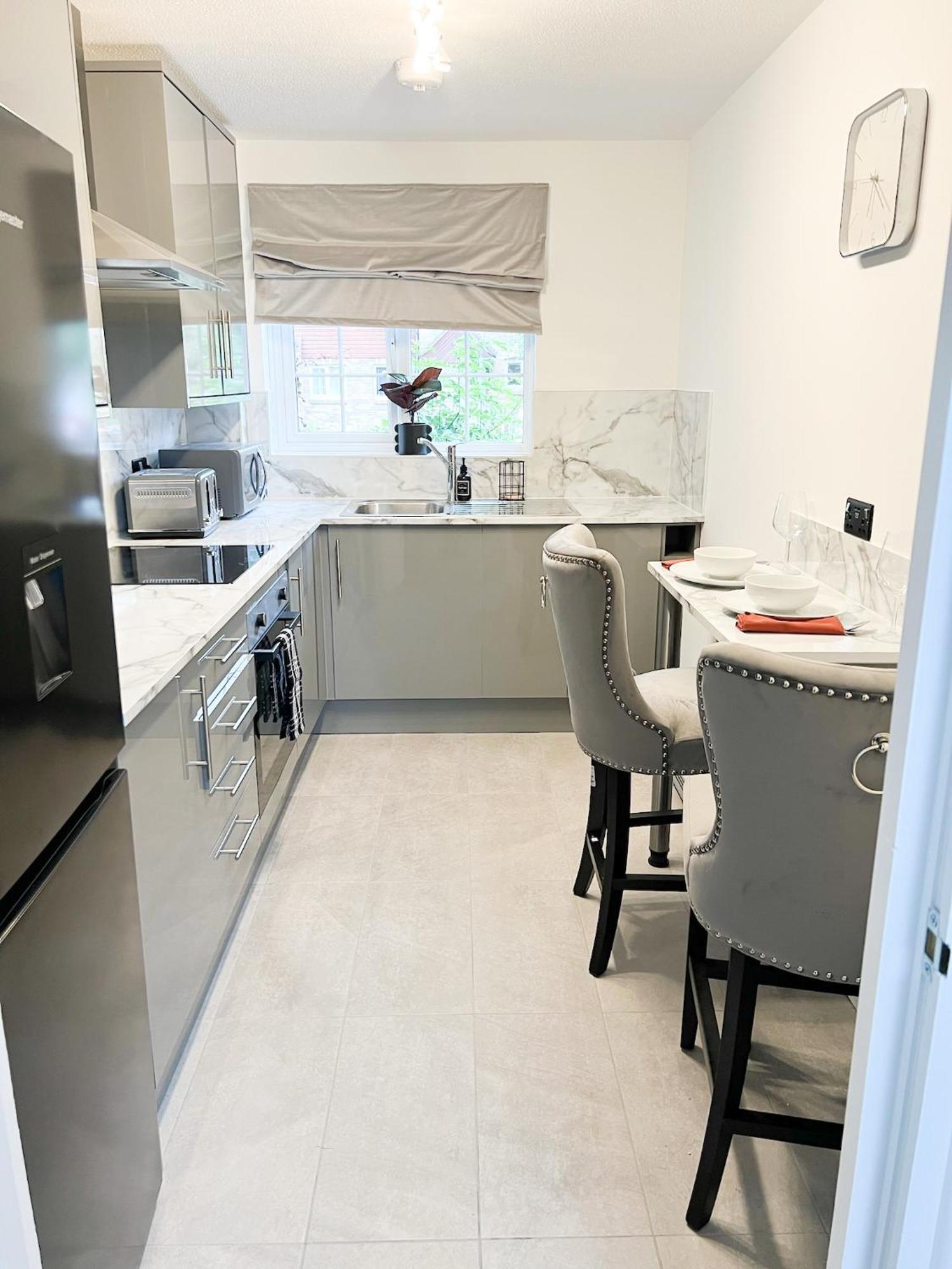 Beautiful Apartment In Beckton With Private Entrance And Garden London Exteriör bild