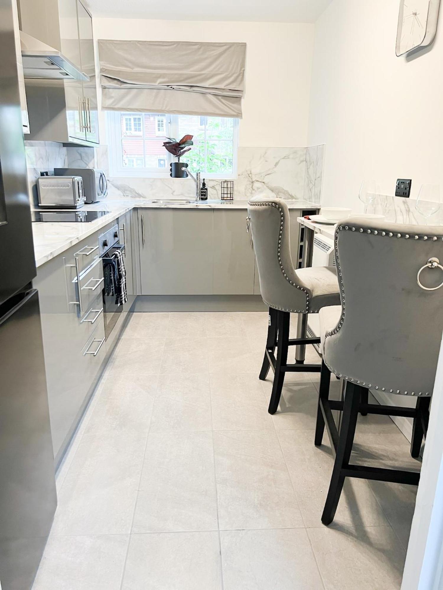 Beautiful Apartment In Beckton With Private Entrance And Garden London Exteriör bild